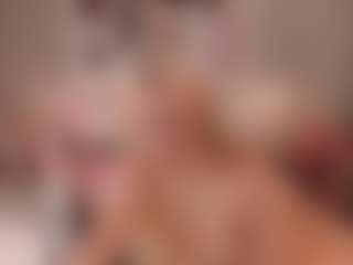 elara-vee's Live Sex Cam Show