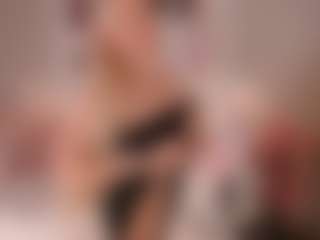 elara-vee's Live Sex Cam Show