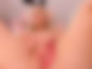 elara-vee's Live Sex Cam Show
