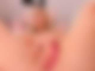 elara-vee's Live Sex Cam Show