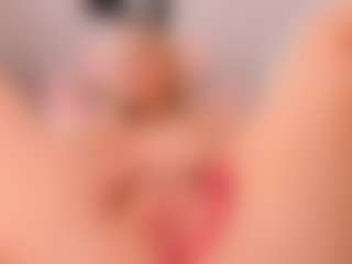 elara-vee's Live Sex Cam Show
