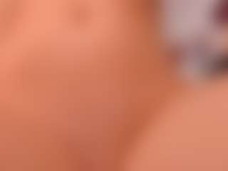 elara-vee's Live Sex Cam Show