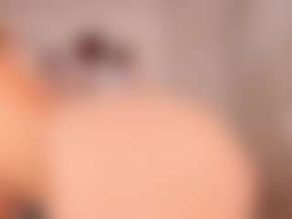 elara-vee's Live Sex Cam Show