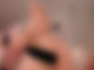 elara-vee's Live Sex Cam Show