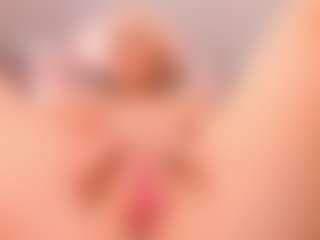 elara-vee's Live Sex Cam Show