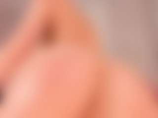 elara-vee's Live Sex Cam Show