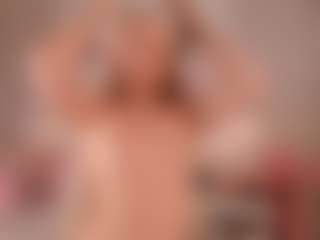 elara-vee's Live Sex Cam Show