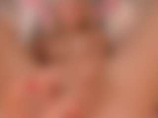 elara-vee's Live Sex Cam Show