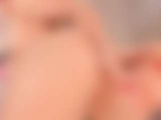 elara-vee's Live Sex Cam Show