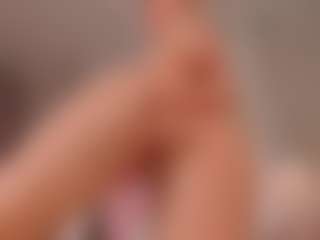elara-vee's Live Sex Cam Show