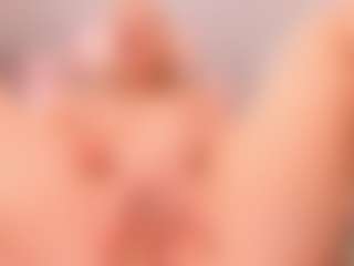 elara-vee's Live Sex Cam Show