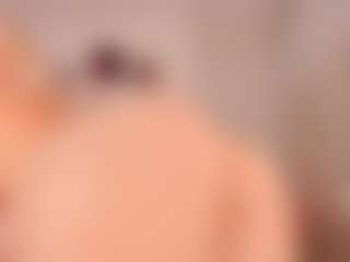 elara-vee's Live Sex Cam Show