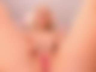 elara-vee's Live Sex Cam Show
