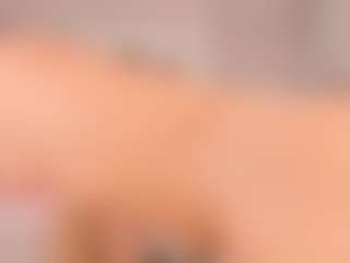 elara-vee's Live Sex Cam Show