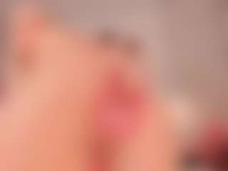 elara-vee's Live Sex Cam Show