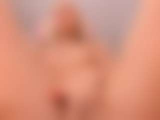 elara-vee's Live Sex Cam Show