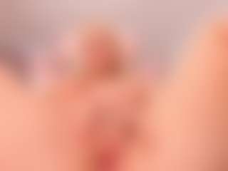 elara-vee's Live Sex Cam Show