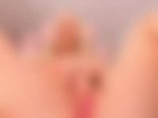 elara-vee's Live Sex Cam Show