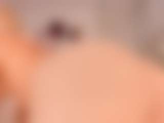 elara-vee's Live Sex Cam Show