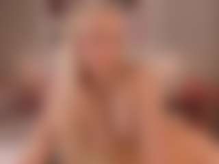 Live cam show with elara-vee - Gray Eyes on MyBangCams