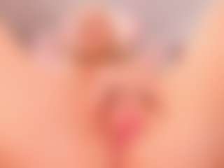 elara-vee's Live Sex Cam Show