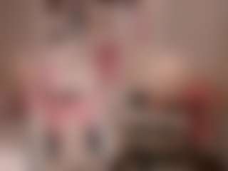 elara-vee's Live Sex Cam Show