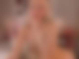 elara-vee's Live Sex Cam Show