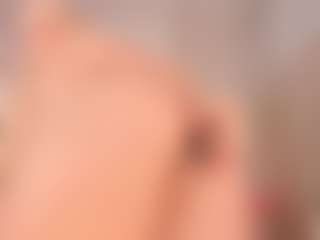 elara-vee's Live Sex Cam Show