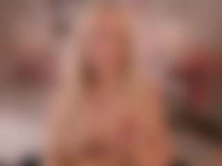 elara-vee's Live Sex Cam Show
