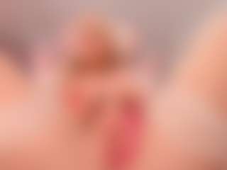 elara-vee's Live Sex Cam Show