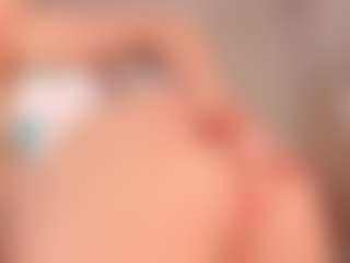elara-vee's Live Sex Cam Show