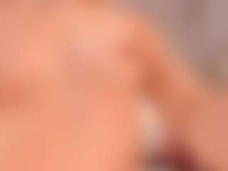 elara-vee's Live Sex Cam Show