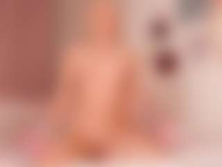 elara-vee's Live Sex Cam Show