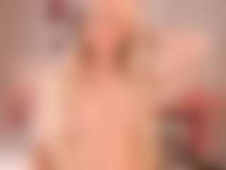 elara-vee's Live Sex Cam Show