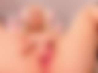 elara-vee's Live Sex Cam Show