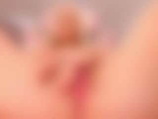 elara-vee's Live Sex Cam Show