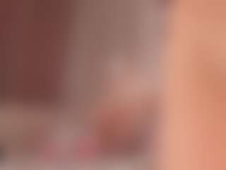 elara-vee's Live Sex Cam Show