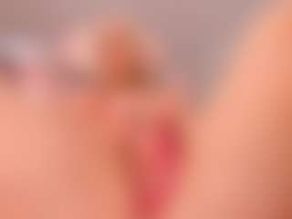 elara-vee's Live Sex Cam Show
