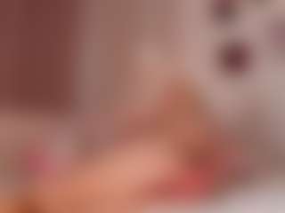 elara-vee's Live Sex Cam Show