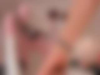 elara-vee's Live Sex Cam Show