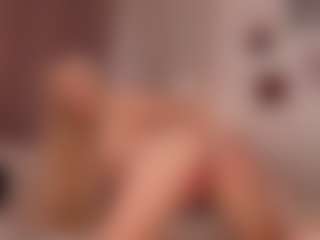 Live cam show with elara-vee - White Blonde Hair on eurowanks.com