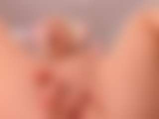 elara-vee's Live Sex Cam Show