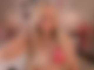 elara-vee's Live Sex Cam Show