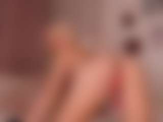 elara-vee's Live Sex Cam Show