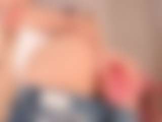 elara-vee's Live Sex Cam Show