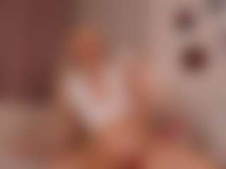 elara-vee's Live Sex Cam Show