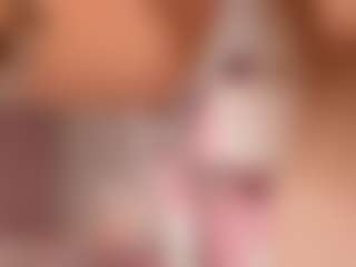 elara-vee's Live Sex Cam Show