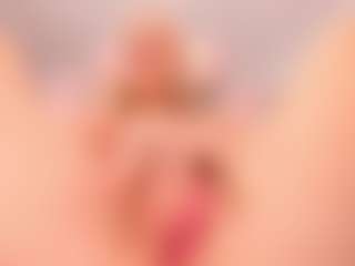 elara-vee's Live Sex Cam Show