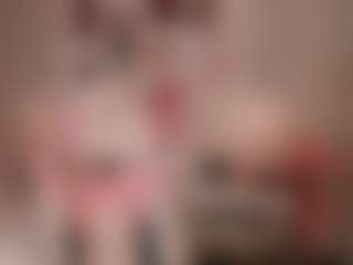 Live cam show with elara-vee - Young Adult Teen (18+) on live18s.com