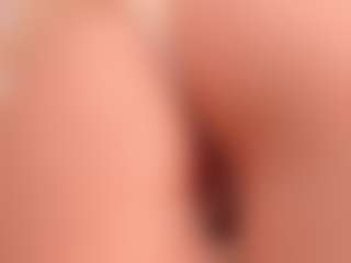 elara-vee's Live Sex Cam Show